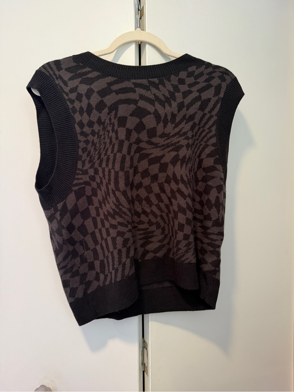 H&M Black and Dark Gray Patterned Knit Vest